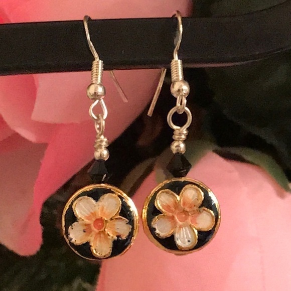 🔥ON SALE🔥3/$30🔥 💖 LA Design💖Handmade Earrings - Picture 1 of 5